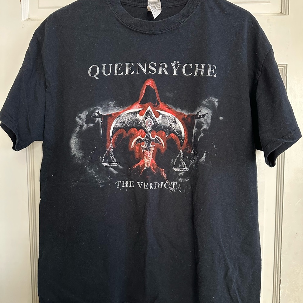QUEENSRŸCHE The Verdict Concert Tour 202 Tee Black Graphic T-Shirt